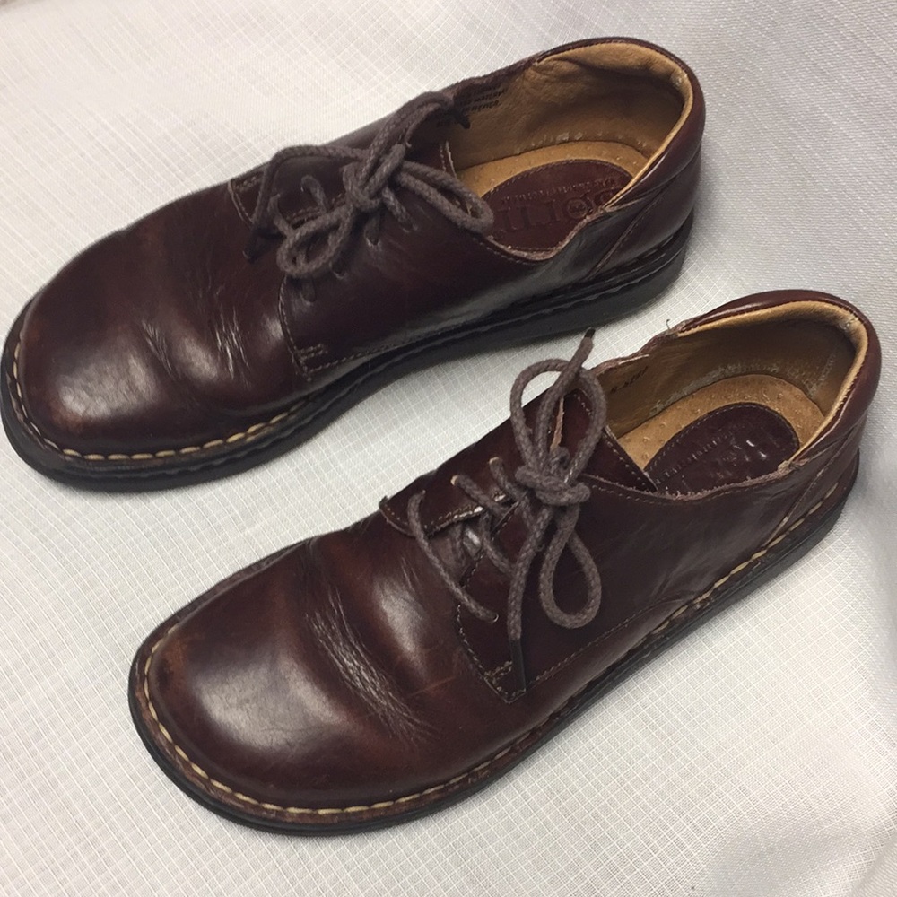 Born shoes in ladies size 8